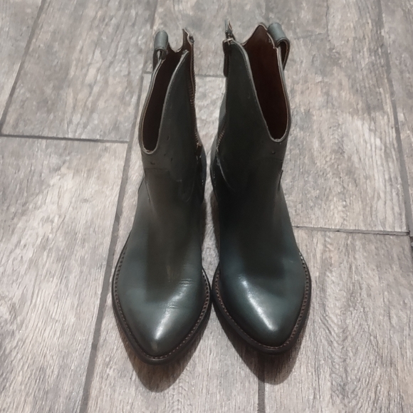 Western Cowgirl Ankle Boots - Picture 9 of 11